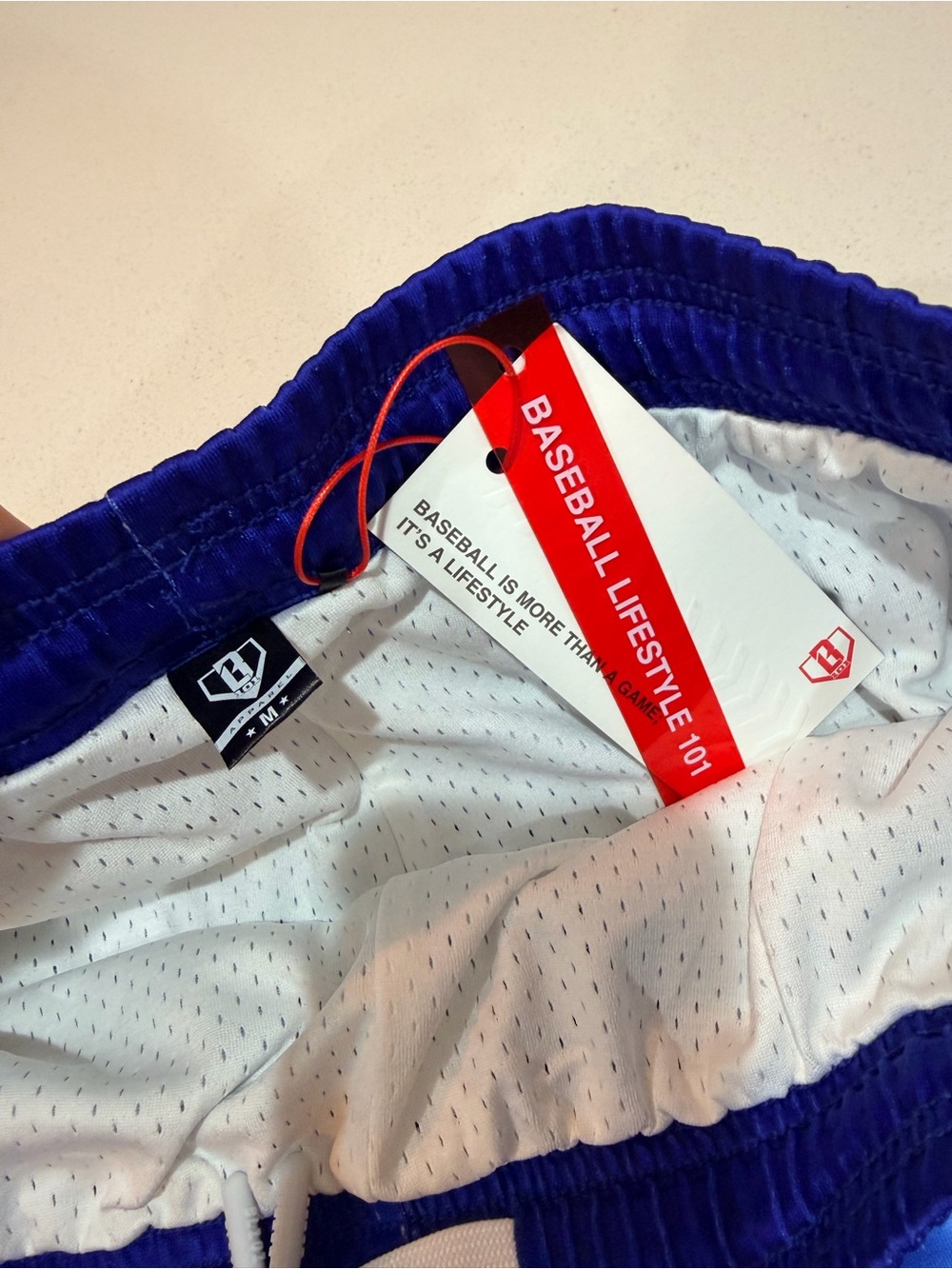 Men's Medium Baseball lifestyle Shorts - Picture 2 of 3